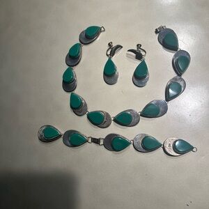 Vintage Elegant Sterling Silver and Green Jewelry Set from Guatemala